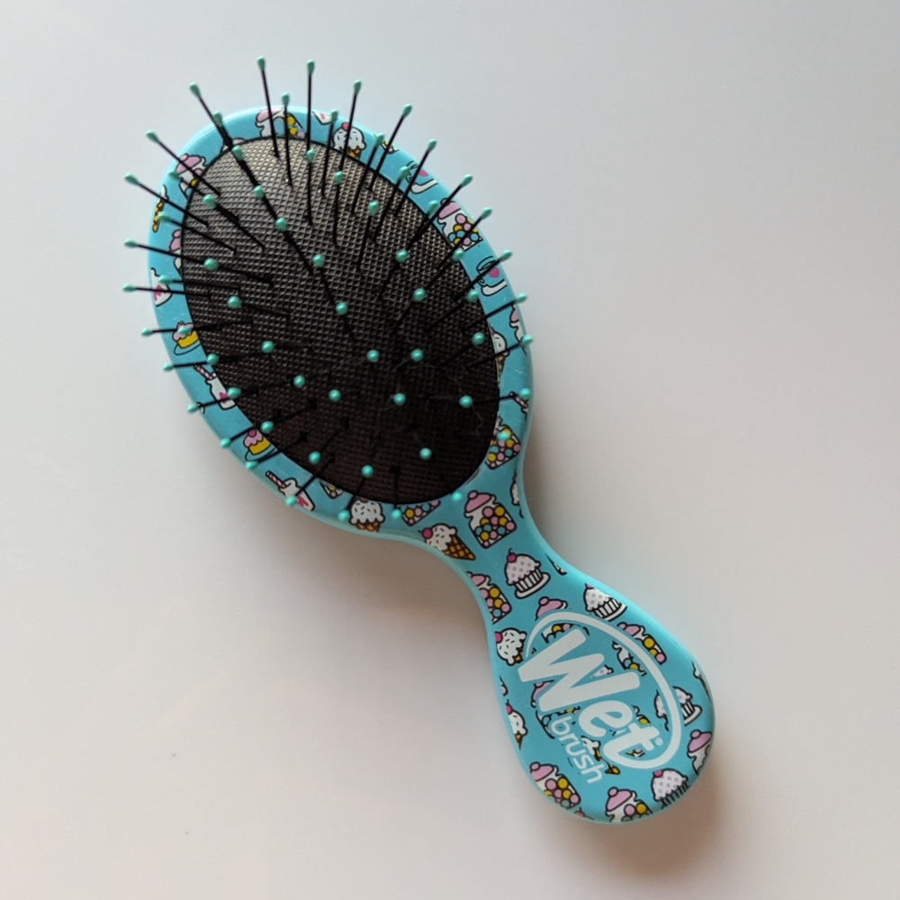 Mini Hello Kitty Gumball Wet Brush